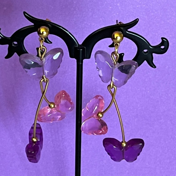 Source Unknown Jewelry - Magical Lucite Butterfly 🦋 Earrings